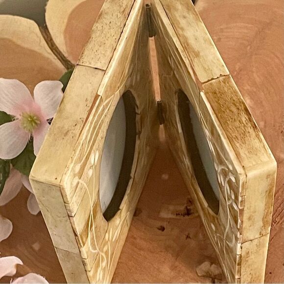 Artisan Bone-Carved Dual Photo Frame - Picture 8 of 11